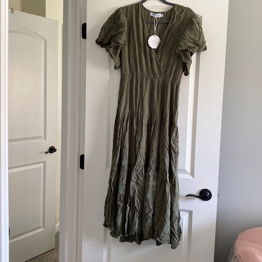 Petal and pup midi dress size large. New with tag.